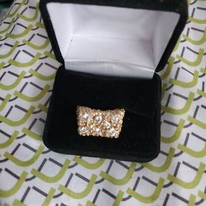 Gentleman's gold cast diamond ring